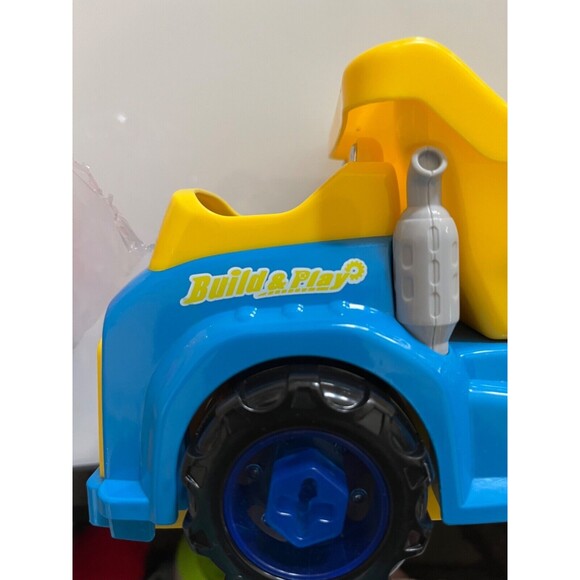 Large Bright Colors Build and Play Construction Set D101 - Picture 2 of 12